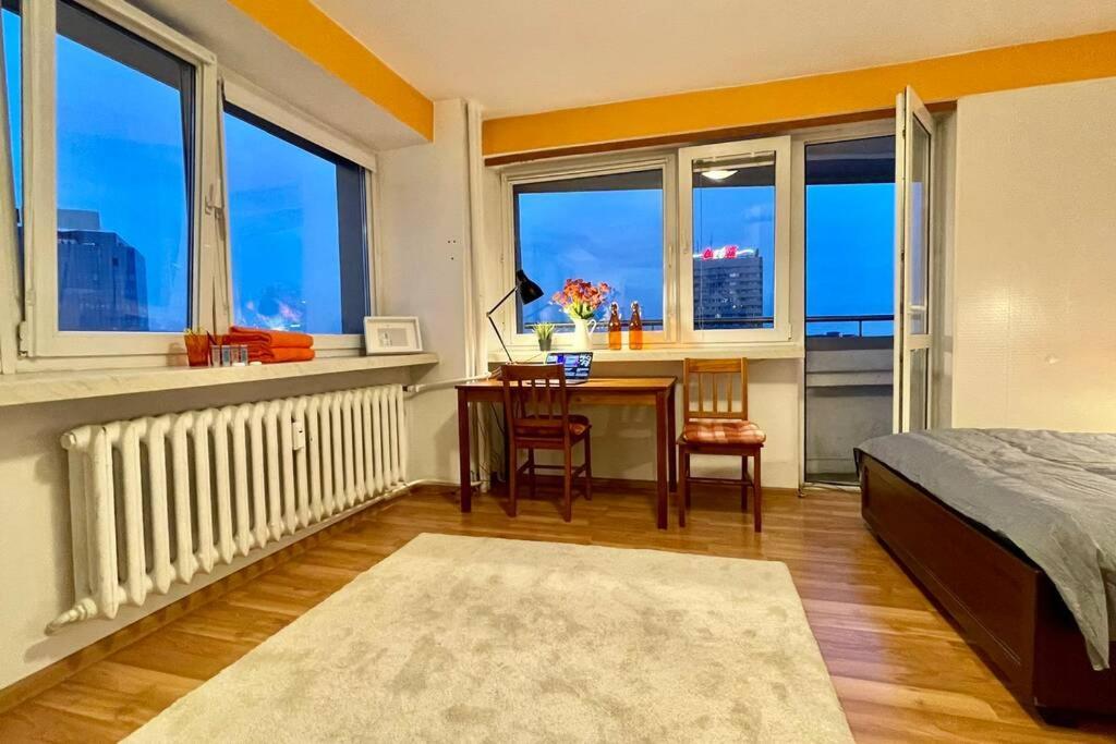 Ferienwohnung Orange Metro Fast Wifi 1Gbs Big Tv Hbo Appletv Warschau Exterior foto