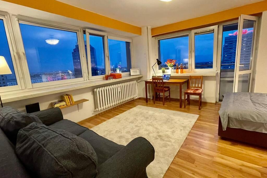 Ferienwohnung Orange Metro Fast Wifi 1Gbs Big Tv Hbo Appletv Warschau Exterior foto