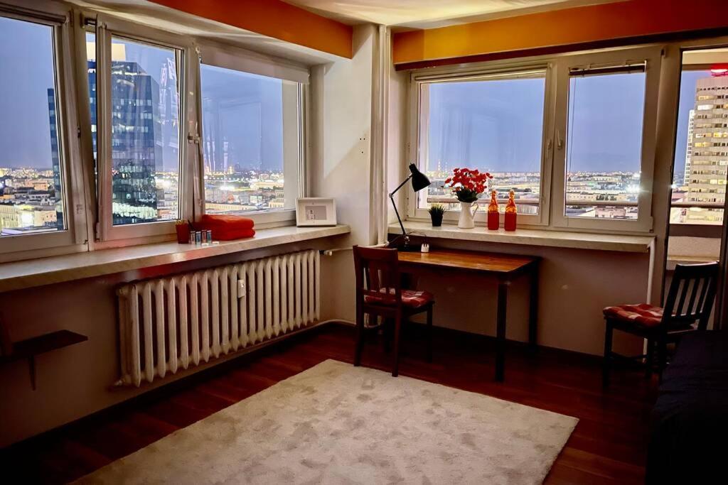 Ferienwohnung Orange Metro Fast Wifi 1Gbs Big Tv Hbo Appletv Warschau Exterior foto