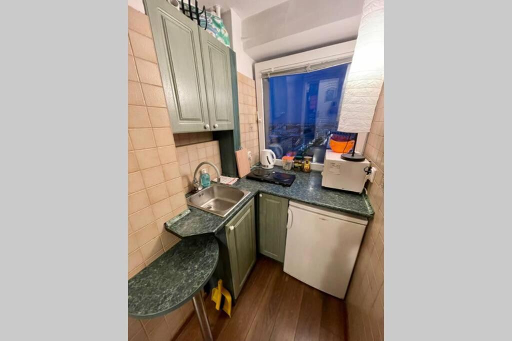 Ferienwohnung Orange Metro Fast Wifi 1Gbs Big Tv Hbo Appletv Warschau Exterior foto