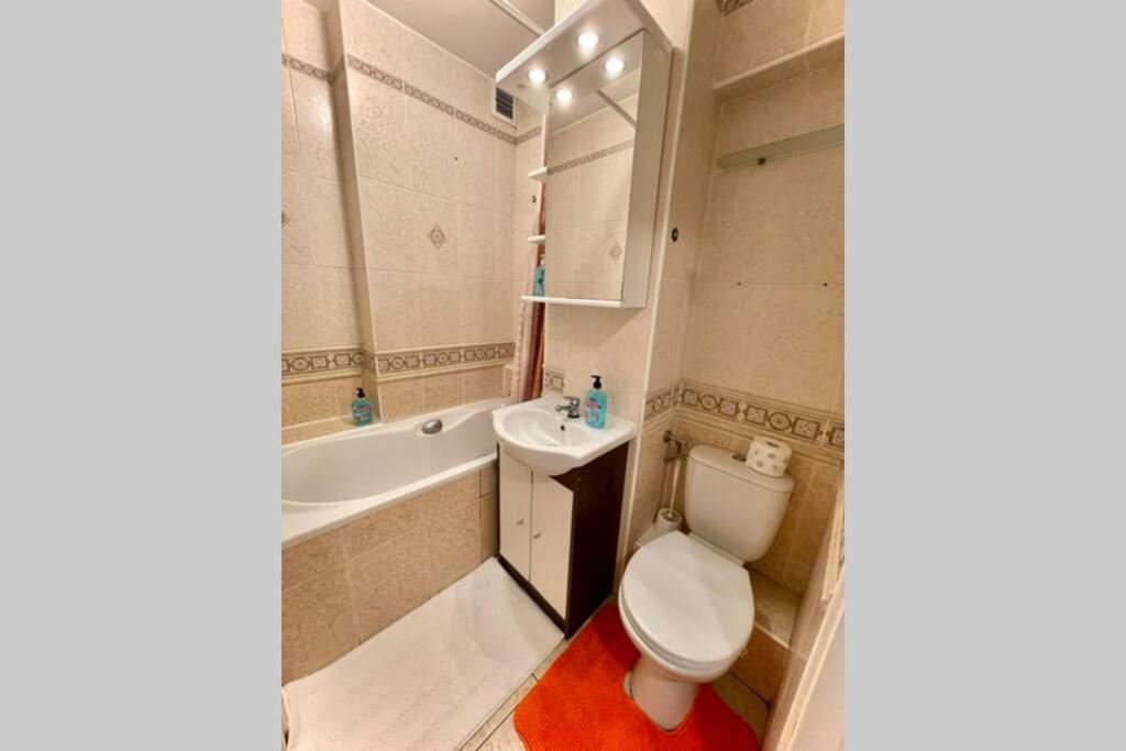 Ferienwohnung Orange Metro Fast Wifi 1Gbs Big Tv Hbo Appletv Warschau Exterior foto