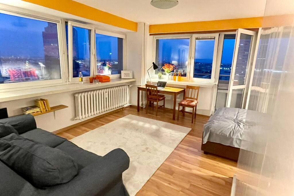 Ferienwohnung Orange Metro Fast Wifi 1Gbs Big Tv Hbo Appletv Warschau Exterior foto