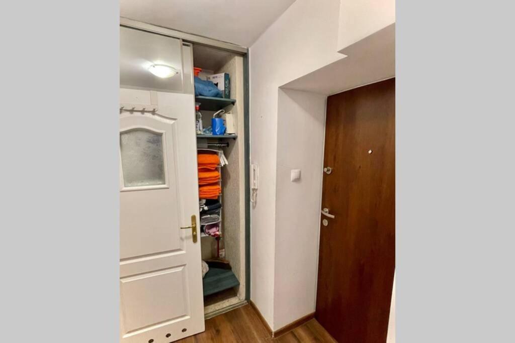 Ferienwohnung Orange Metro Fast Wifi 1Gbs Big Tv Hbo Appletv Warschau Exterior foto