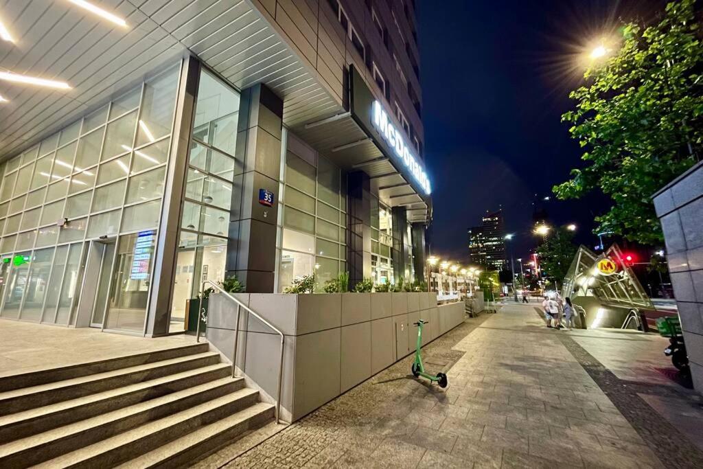 Ferienwohnung Orange Metro Fast Wifi 1Gbs Big Tv Hbo Appletv Warschau Exterior foto